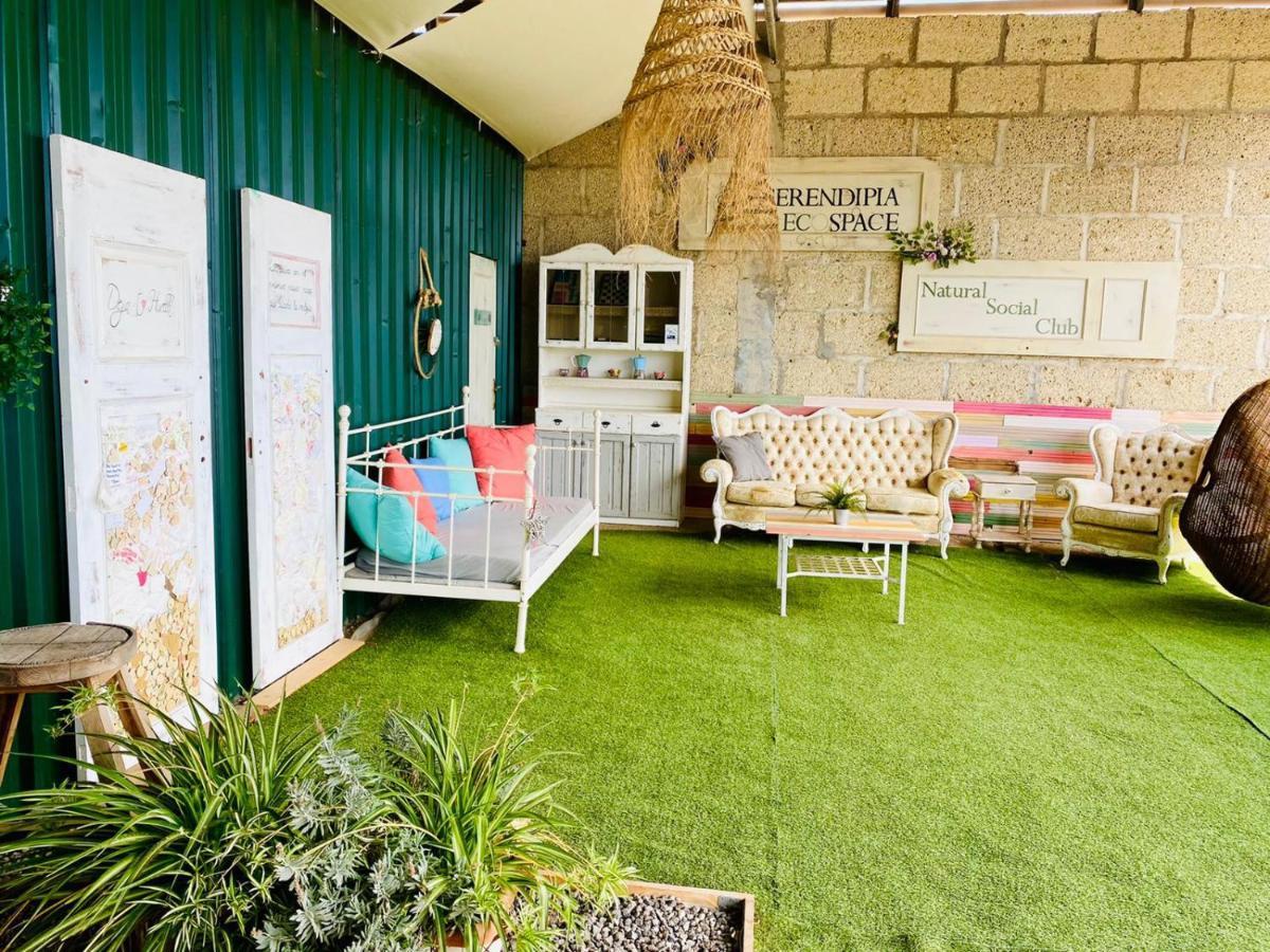 Lykke Suite Spa Sauna Piscina Y Jardin Buzanada Exterior photo