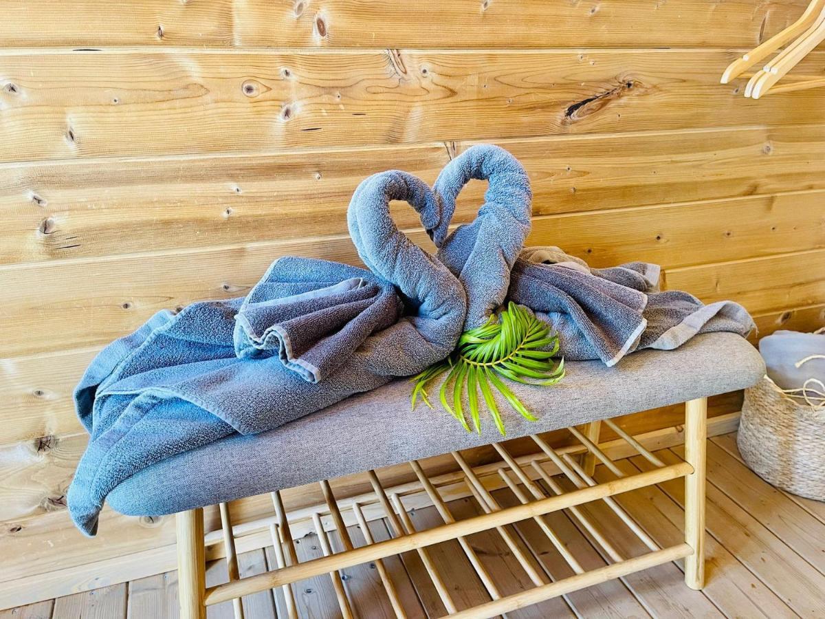 Lykke Suite Spa Sauna Piscina Y Jardin Buzanada Exterior photo
